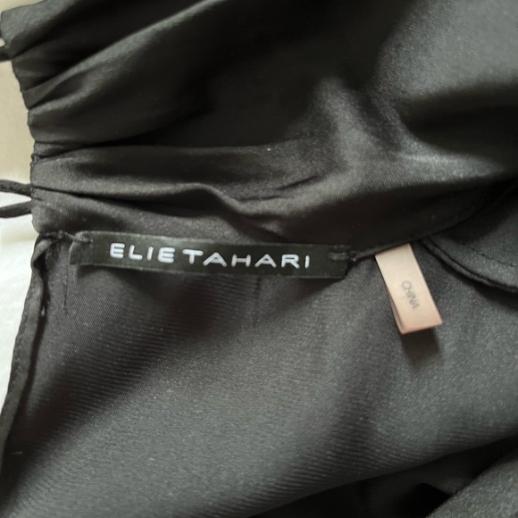 Elie Tahari black blouse with belle sleeve, cut out high neck size XS - Picture 7 of 7